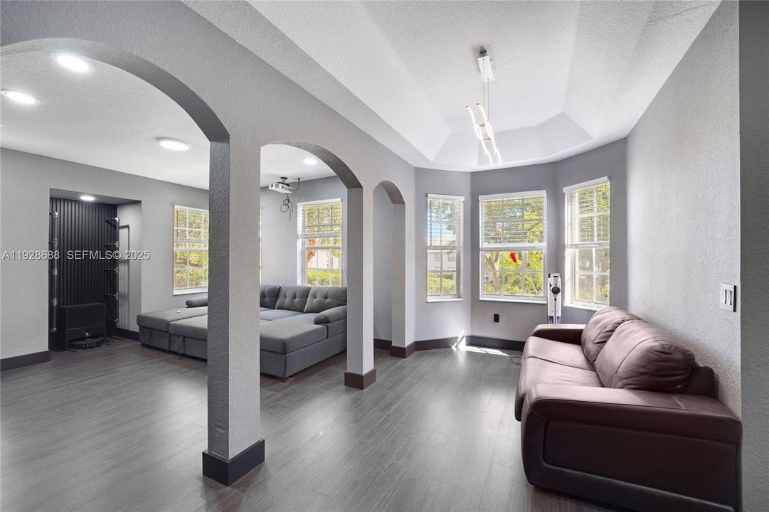 En Venta: $420,000 (3 camas, 2 baños, 1536 Pies cuadrados)