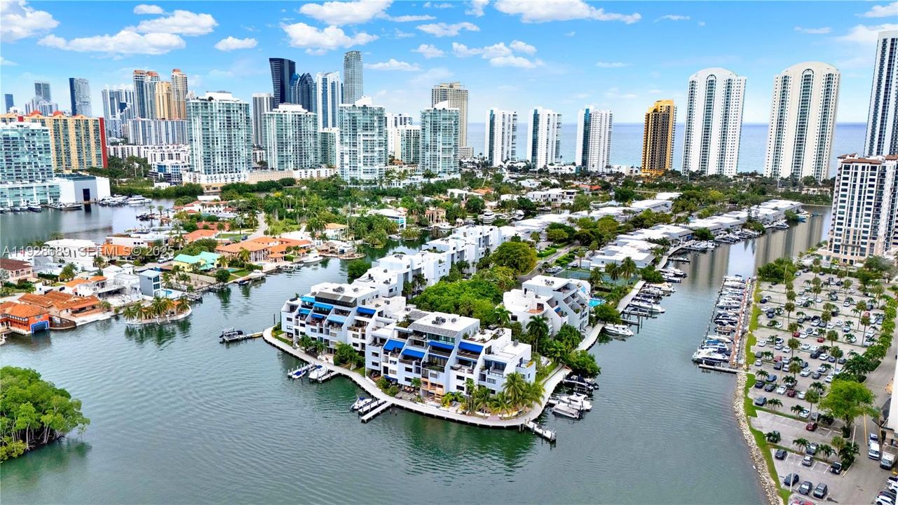 На продажу: $770,000 (2 спален, 2 ванн, 2220 Квадратных фут)