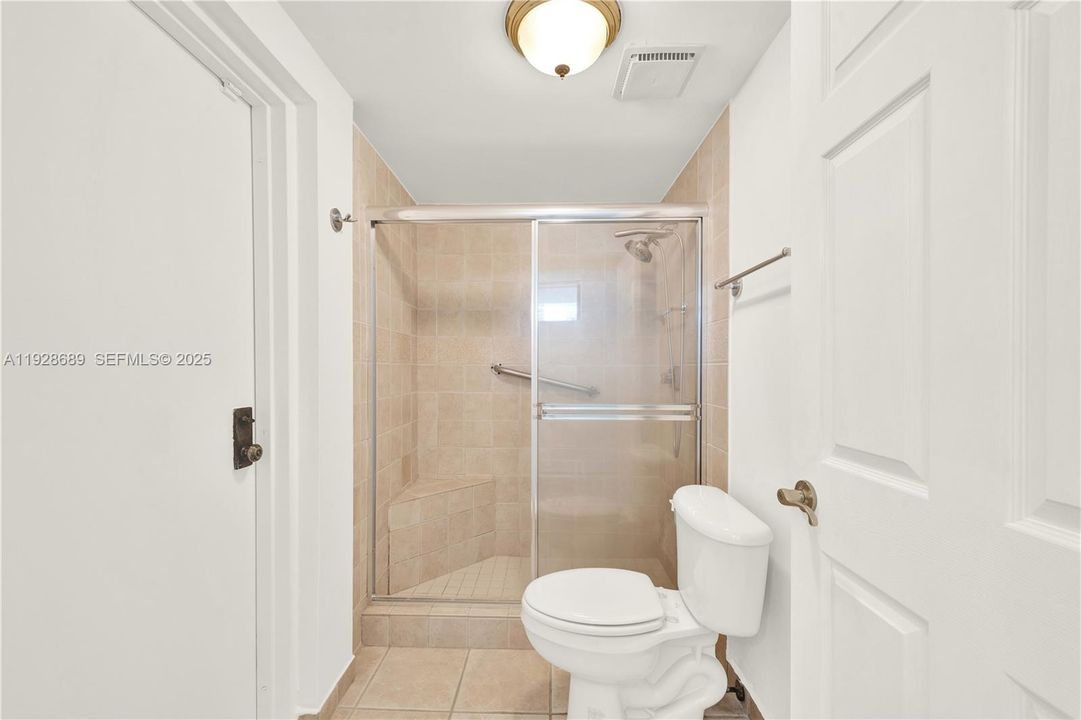 На продажу: $770,000 (2 спален, 2 ванн, 2220 Квадратных фут)