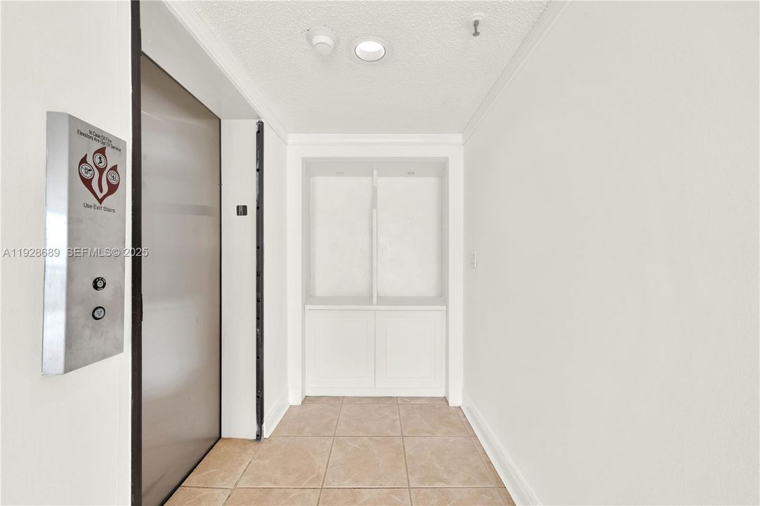 На продажу: $770,000 (2 спален, 2 ванн, 2220 Квадратных фут)