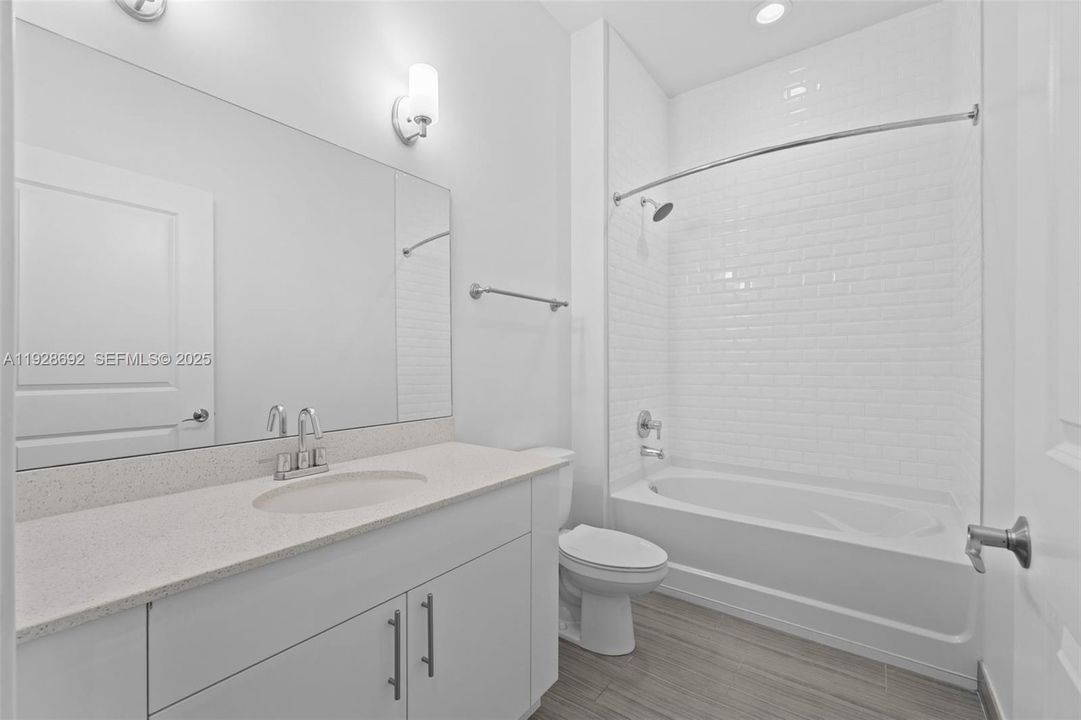 For Rent: $2,700 (1 beds, 1 baths, 672 Square Feet)