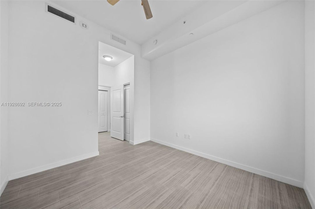 For Rent: $2,700 (1 beds, 1 baths, 672 Square Feet)