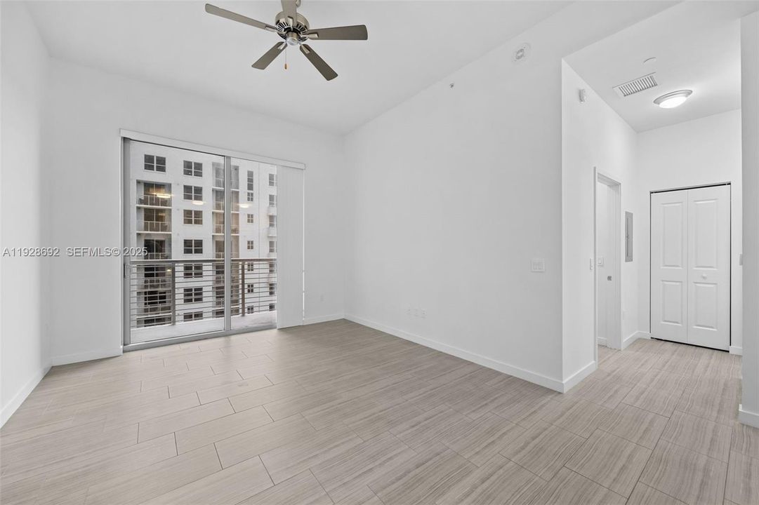 For Rent: $2,700 (1 beds, 1 baths, 672 Square Feet)