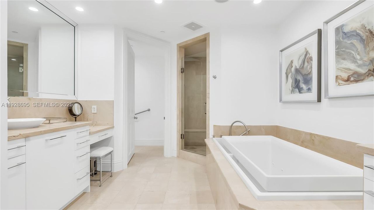 For Sale: $3,395,000 (2 beds, 2 baths, 1913 Square Feet)