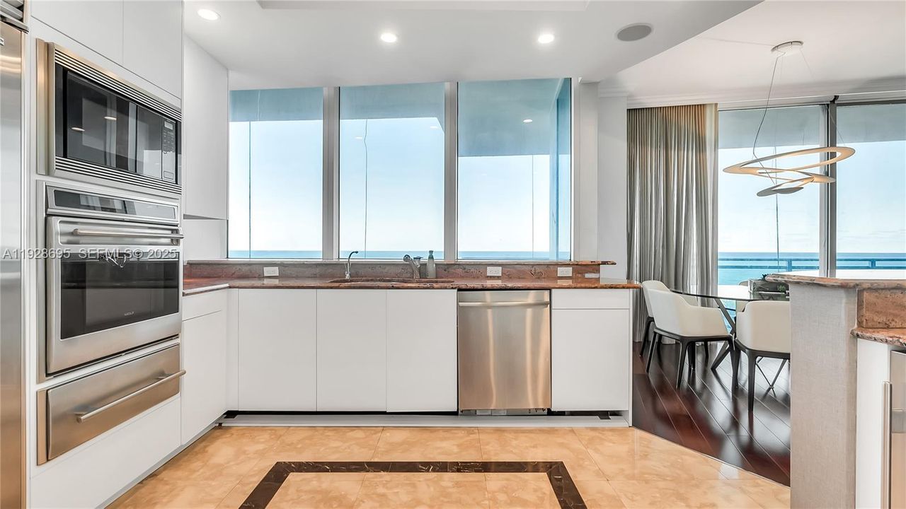 For Sale: $3,395,000 (2 beds, 2 baths, 1913 Square Feet)
