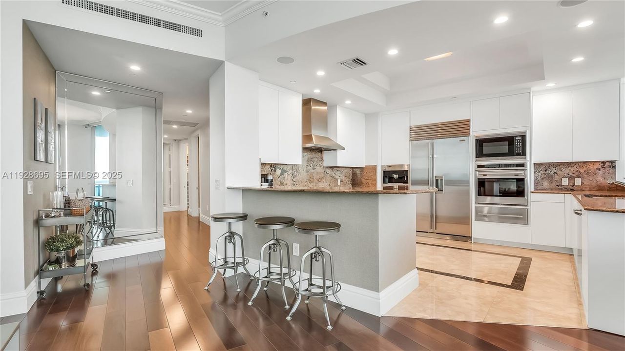 For Sale: $3,395,000 (2 beds, 2 baths, 1913 Square Feet)