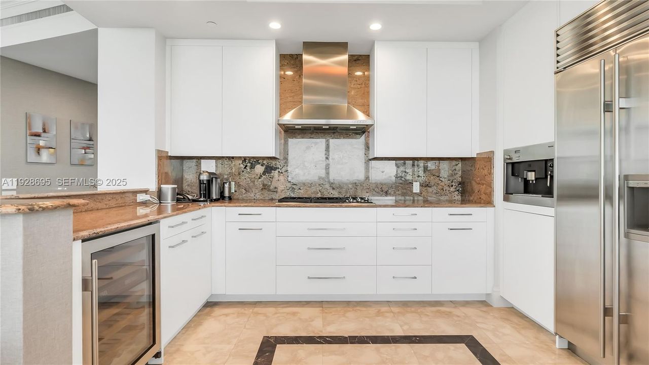 For Sale: $3,395,000 (2 beds, 2 baths, 1913 Square Feet)