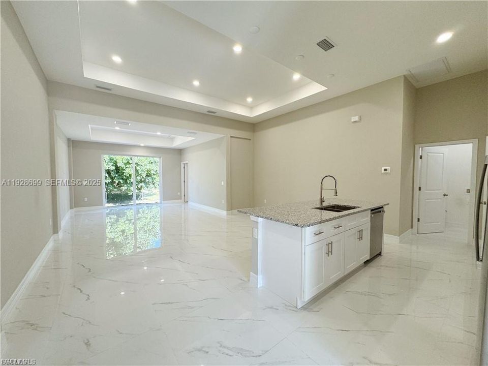 En Renta: $2,200 (4 camas, 2 baños, 1700 Pies cuadrados)