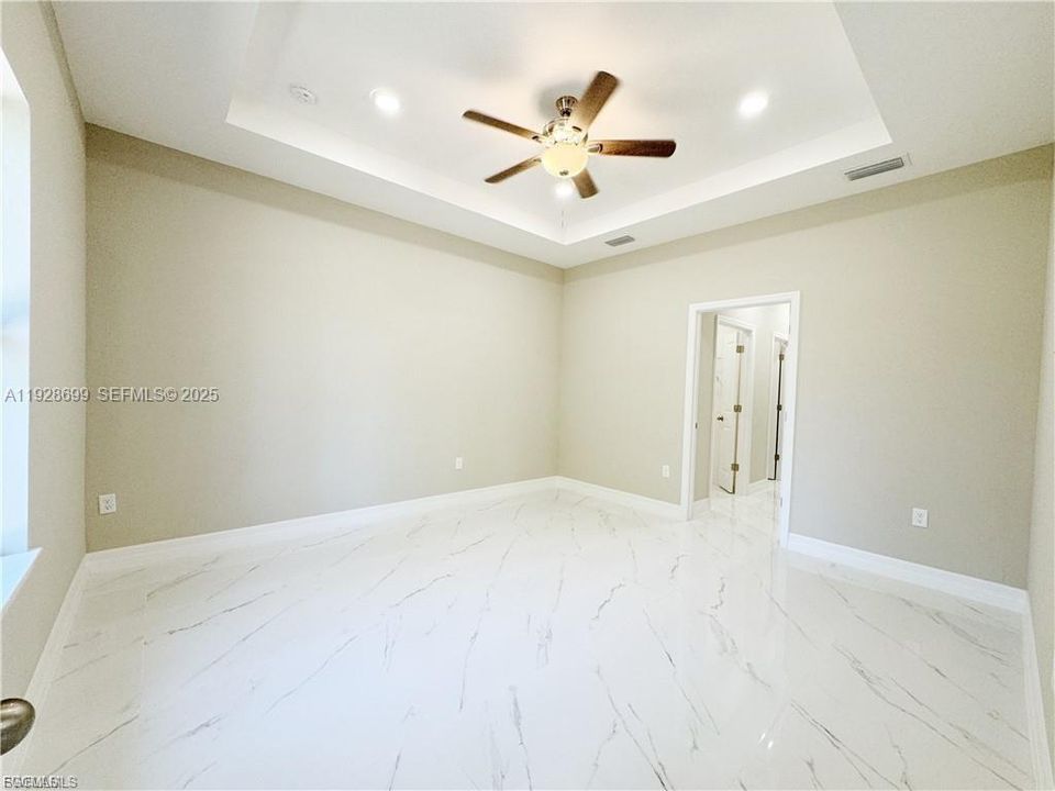 En Renta: $2,200 (4 camas, 2 baños, 1700 Pies cuadrados)