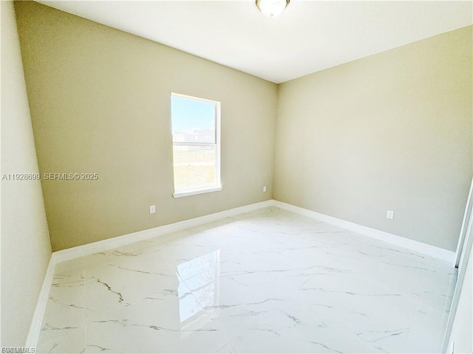 En Renta: $2,200 (4 camas, 2 baños, 1700 Pies cuadrados)