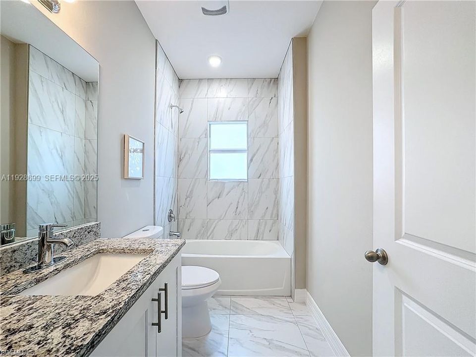 En Renta: $2,200 (4 camas, 2 baños, 1700 Pies cuadrados)