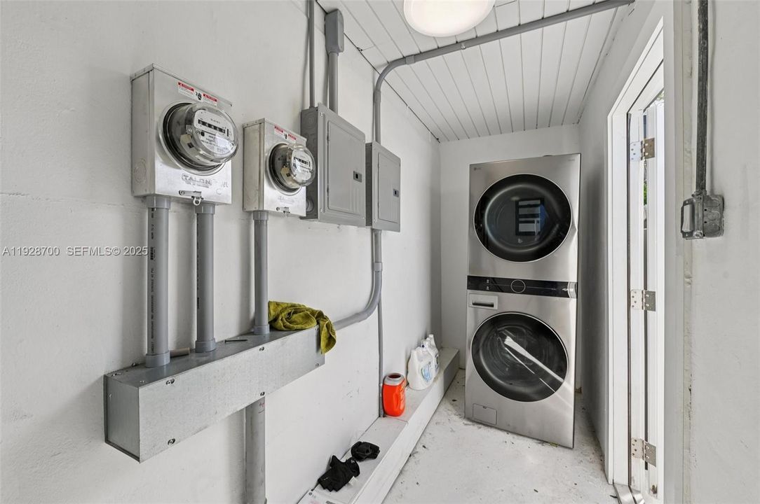 В аренду: $3,700 (3 спален, 2 ванн, 1765 Квадратных фут)