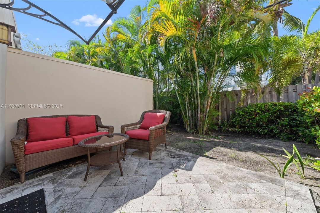 出租: $2,295 (1 贝兹, 1 浴室, 2175 平方英尺)