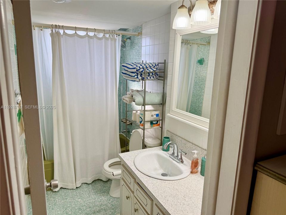 В аренду: $1,900 (1 спален, 1 ванн, 800 Квадратных фут)