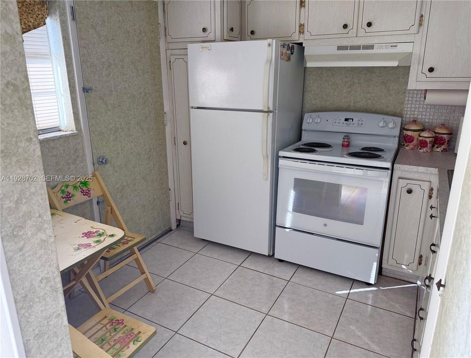 В аренду: $1,900 (1 спален, 1 ванн, 800 Квадратных фут)