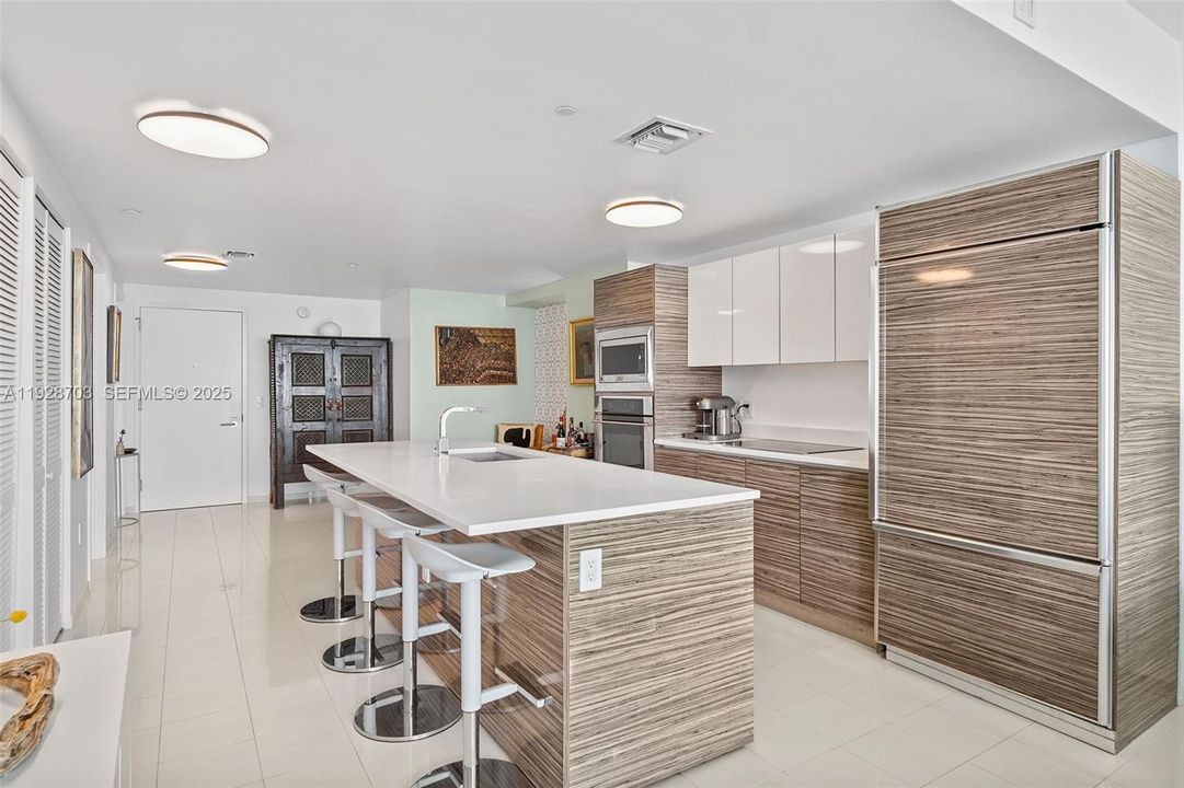 For Rent: $4,600 (2 beds, 2 baths, 1104 Square Feet)