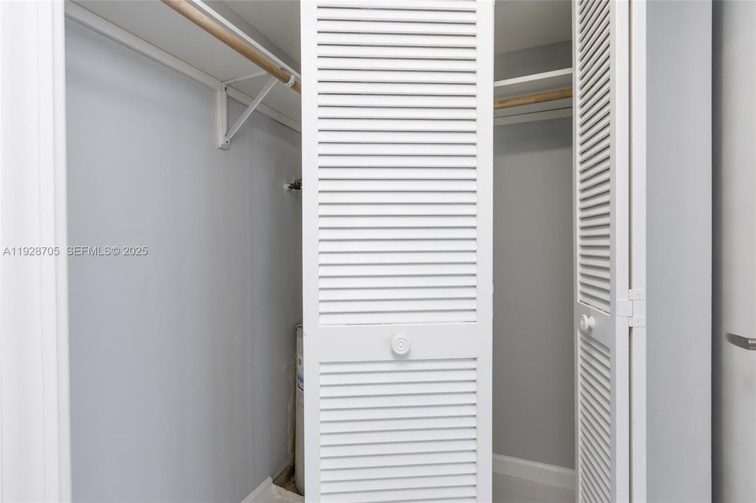 For Rent: $2,450 (2 beds, 2 baths, 1100 Square Feet)