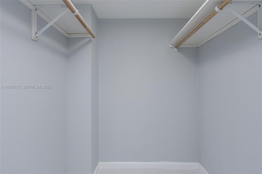 For Rent: $2,450 (2 beds, 2 baths, 1100 Square Feet)