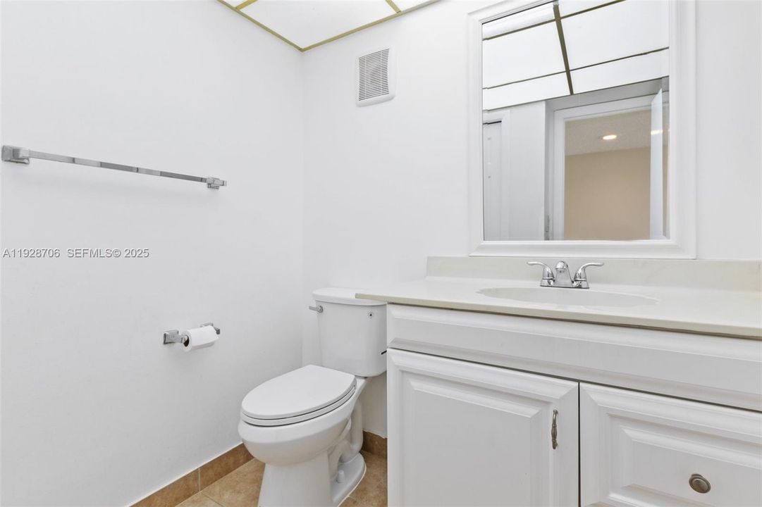 For Rent: $2,500 (2 beds, 2 baths, 1235 Square Feet)