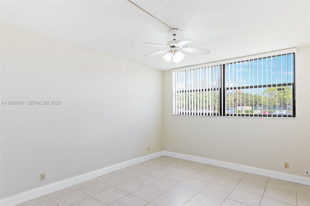 For Rent: $2,500 (2 beds, 2 baths, 1235 Square Feet)