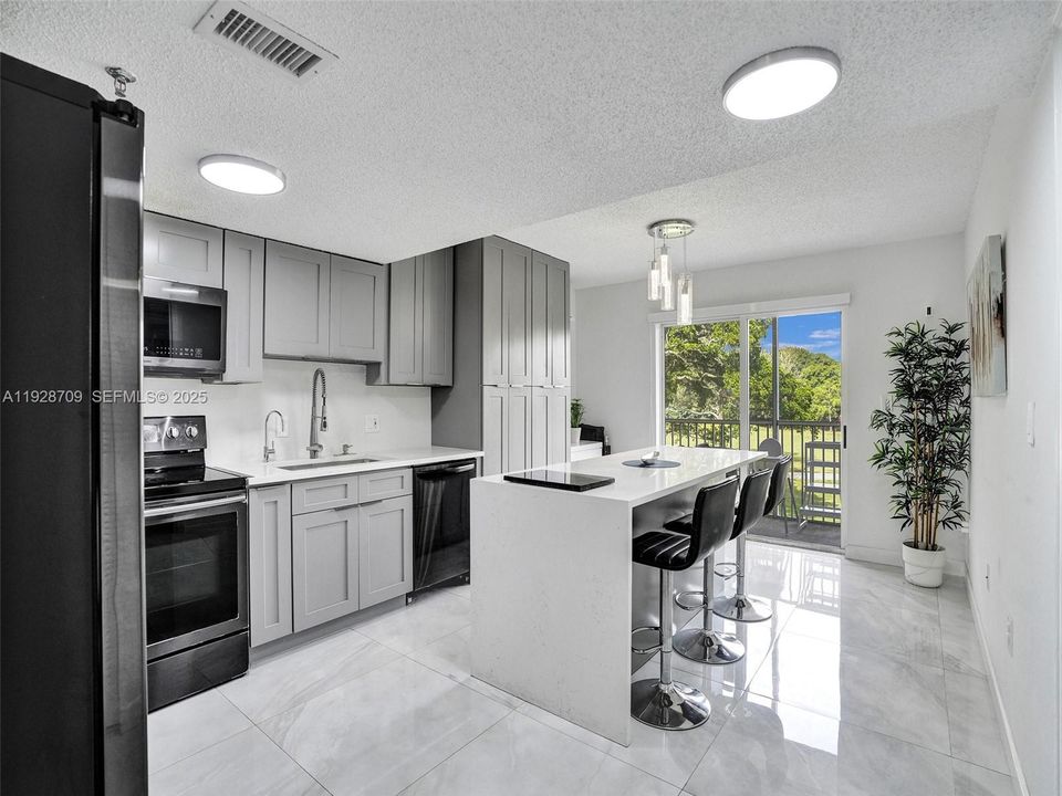 For Rent: $2,400 (2 beds, 2 baths, 1150 Square Feet)