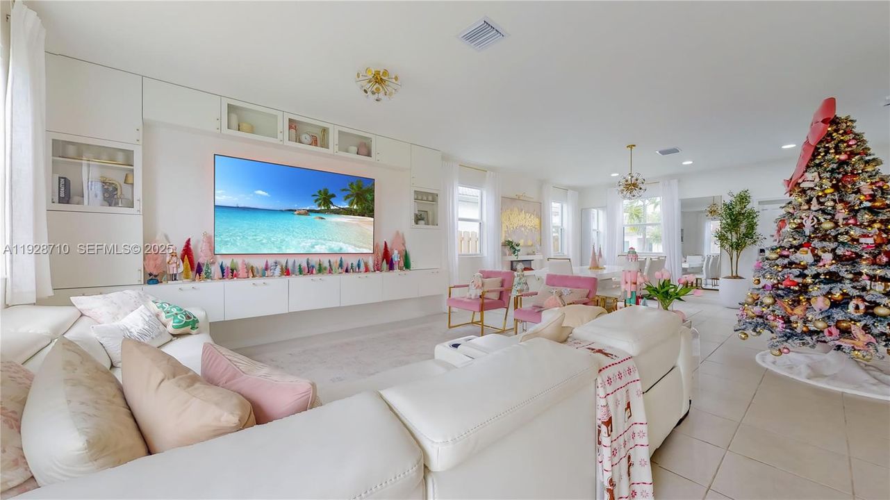 En Venta: $649,000 (4 camas, 2 baños, 2205 Pies cuadrados)