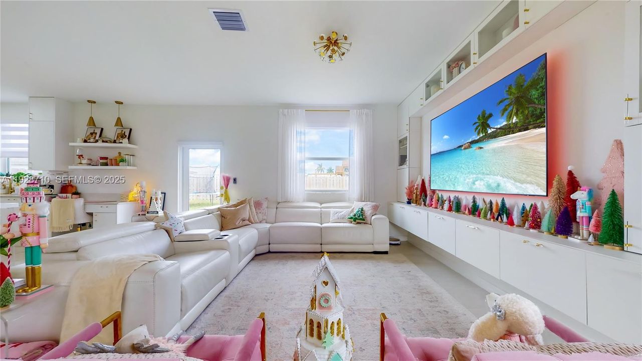 En Venta: $649,000 (4 camas, 2 baños, 2205 Pies cuadrados)