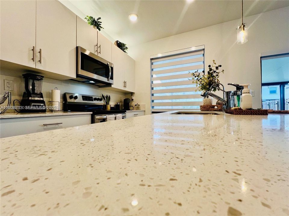 В аренду: $3,200 (3 спален, 2 ванн, 1514 Квадратных фут)