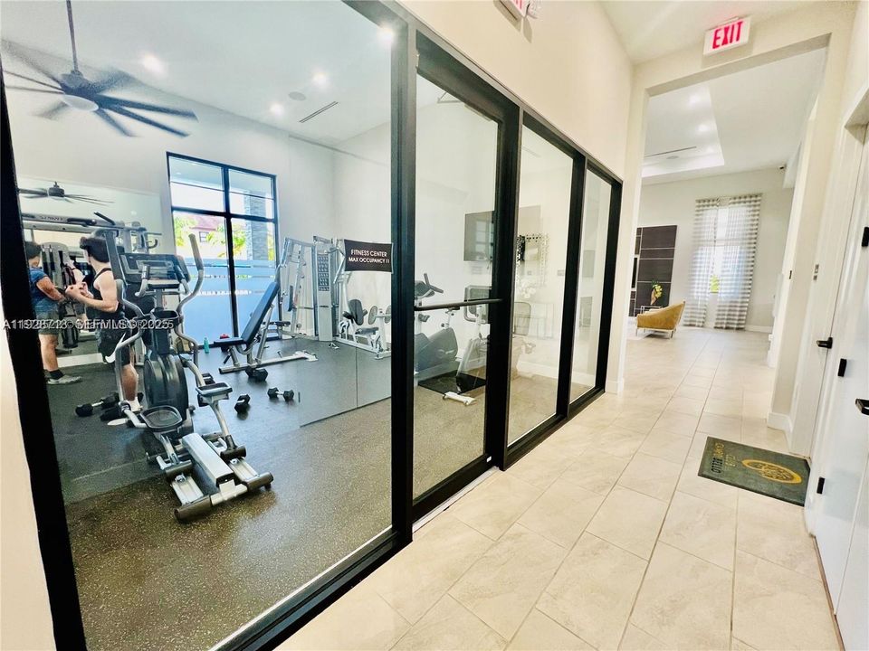 В аренду: $3,200 (3 спален, 2 ванн, 1514 Квадратных фут)