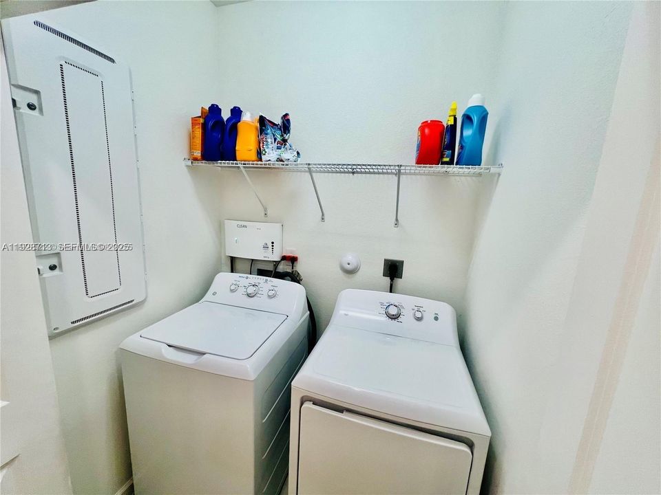 В аренду: $3,200 (3 спален, 2 ванн, 1514 Квадратных фут)