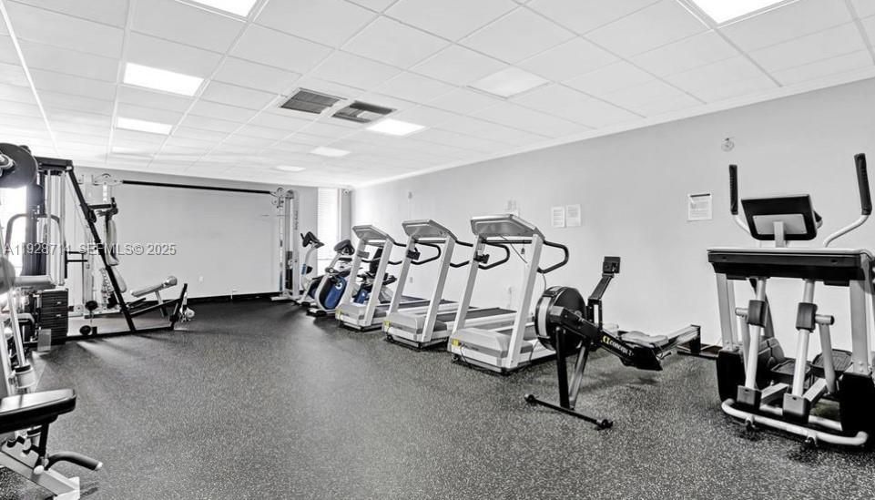 For Sale: $210,000 (1 beds, 1 baths, 812 Square Feet)