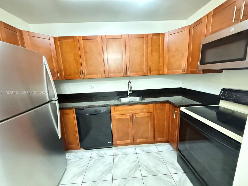 В аренду: $1,890 (2 спален, 2 ванн, 820 Квадратных фут)