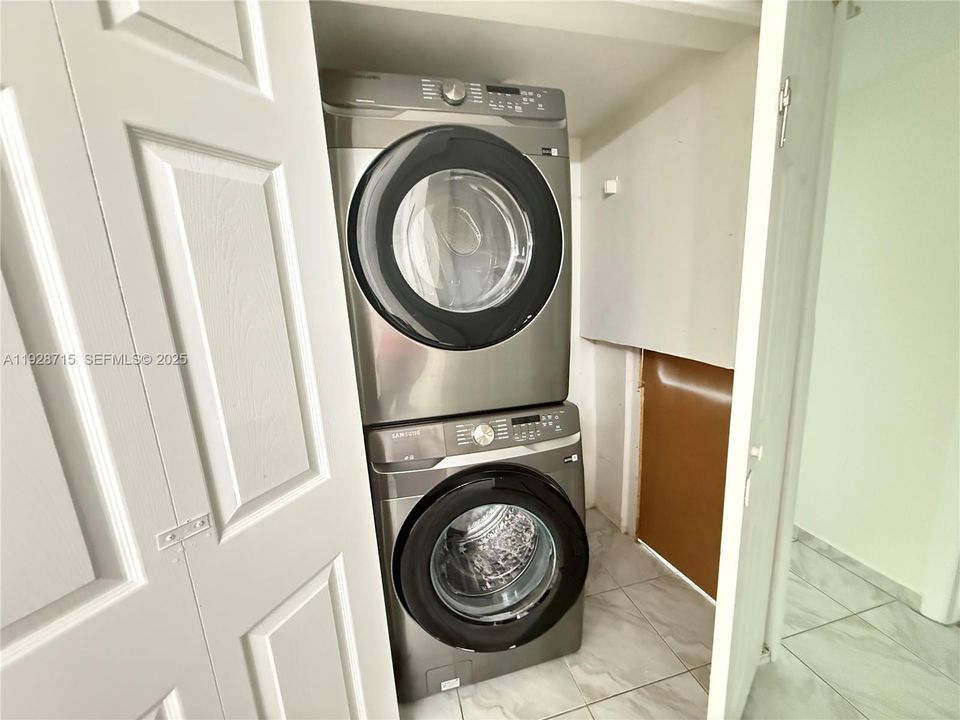 В аренду: $1,890 (2 спален, 2 ванн, 820 Квадратных фут)