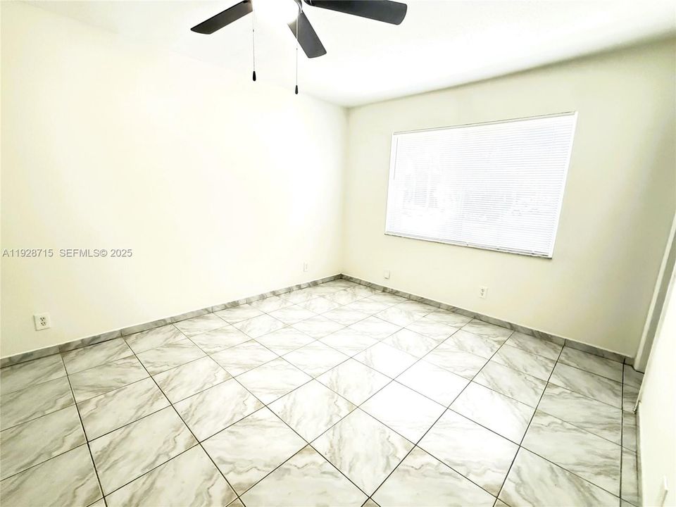 В аренду: $1,890 (2 спален, 2 ванн, 820 Квадратных фут)