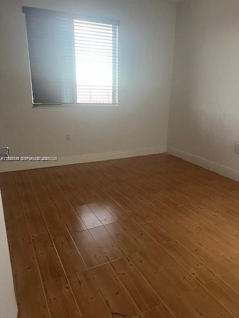 В аренду: $2,000 (2 спален, 1 ванн, 868 Квадратных фут)