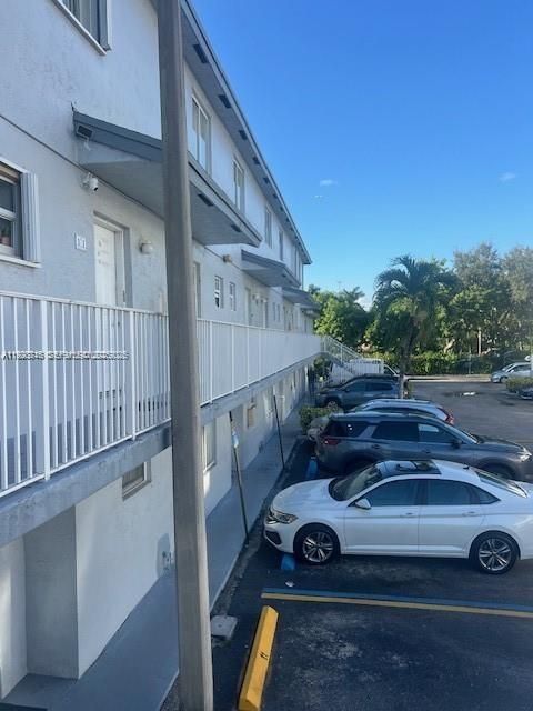 В аренду: $2,000 (2 спален, 1 ванн, 868 Квадратных фут)