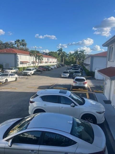 В аренду: $2,000 (2 спален, 1 ванн, 868 Квадратных фут)