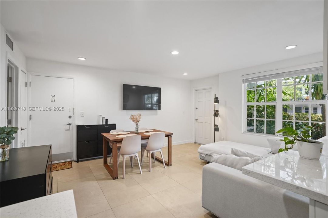 En Venta: $330,000 (2 camas, 1 baños, 585 Pies cuadrados)