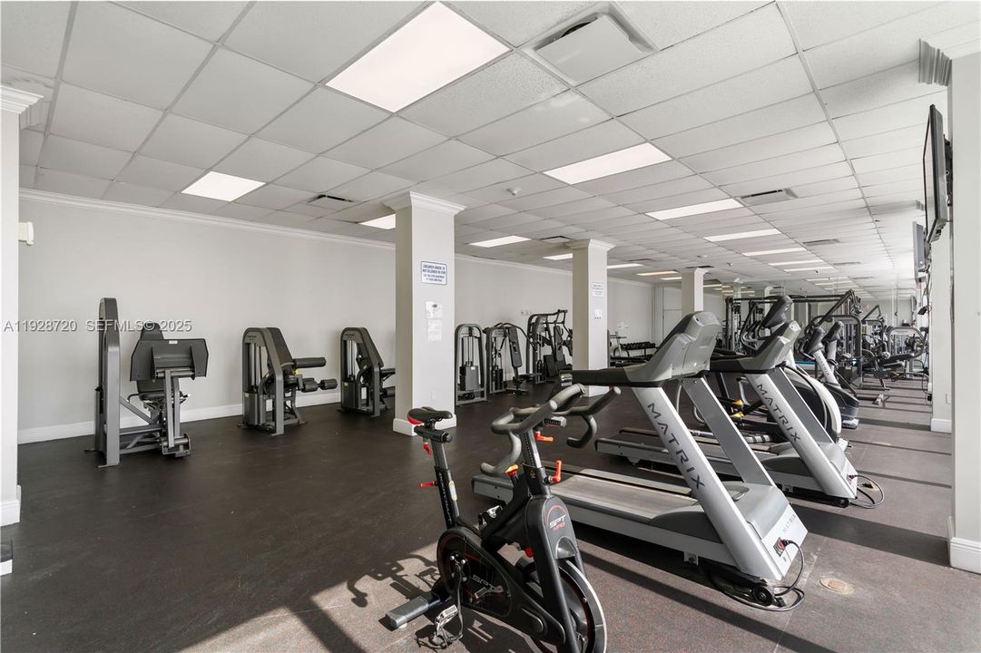 出租: $2,500 (1 贝兹, 2 浴室, 912 平方英尺)