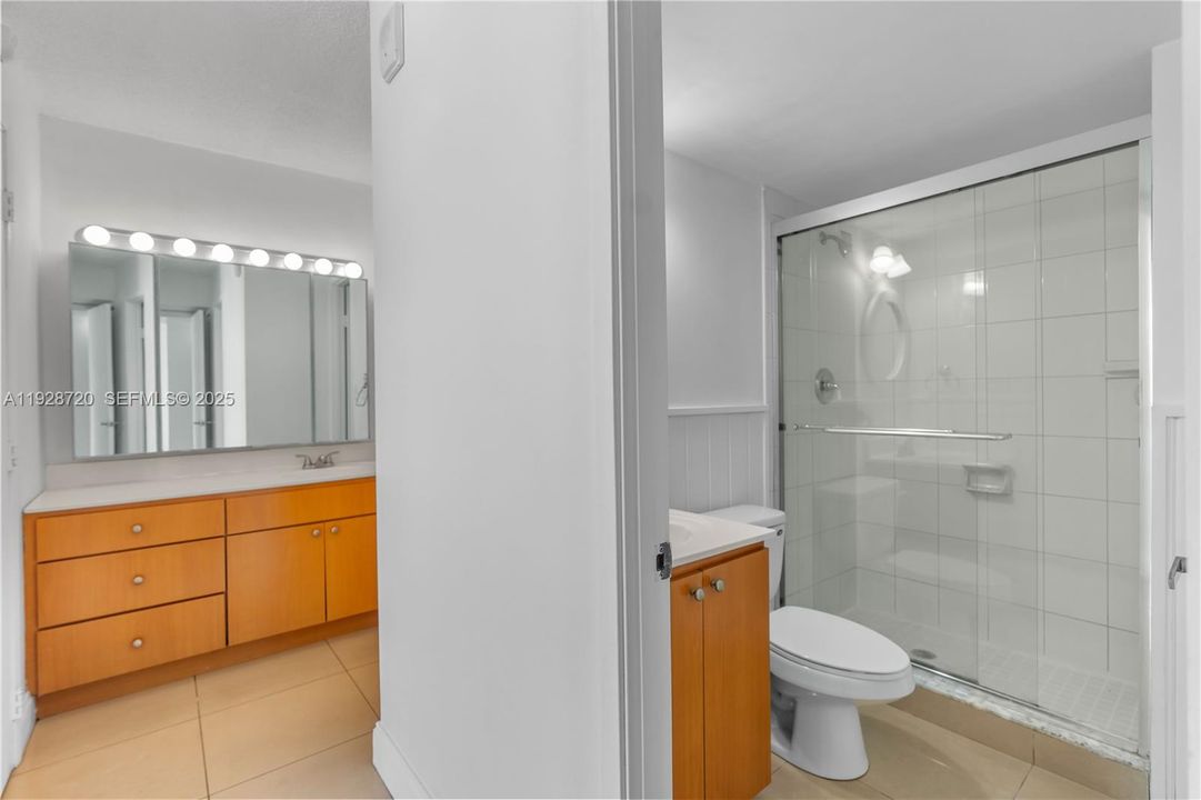 出租: $2,500 (1 贝兹, 2 浴室, 912 平方英尺)