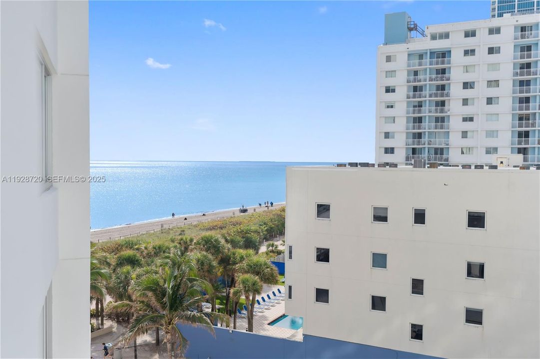 出租: $2,500 (1 贝兹, 2 浴室, 912 平方英尺)