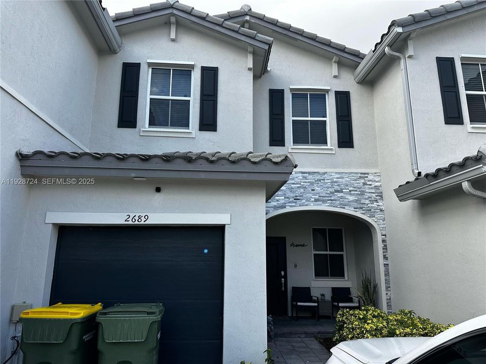 For Rent: $2,900 (3 beds, 2 baths, 1331 Square Feet)