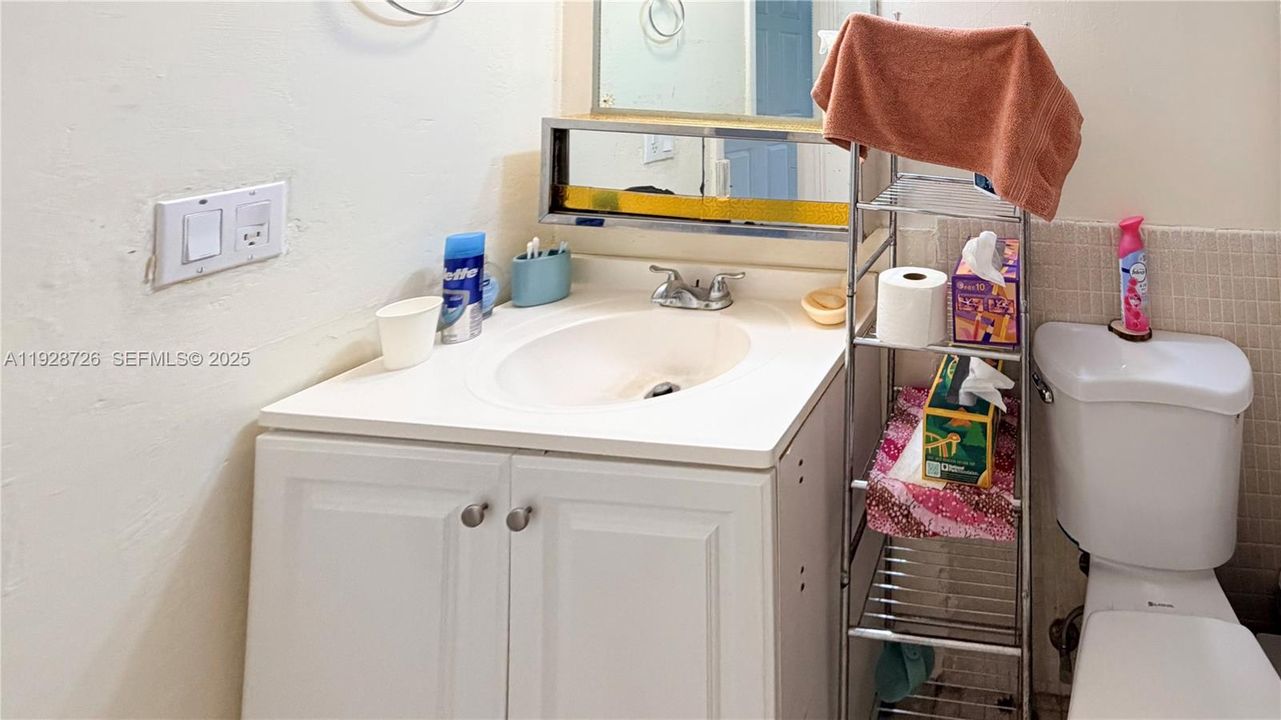 For Sale: $215,000 (2 beds, 2 baths, 1156 Square Feet)