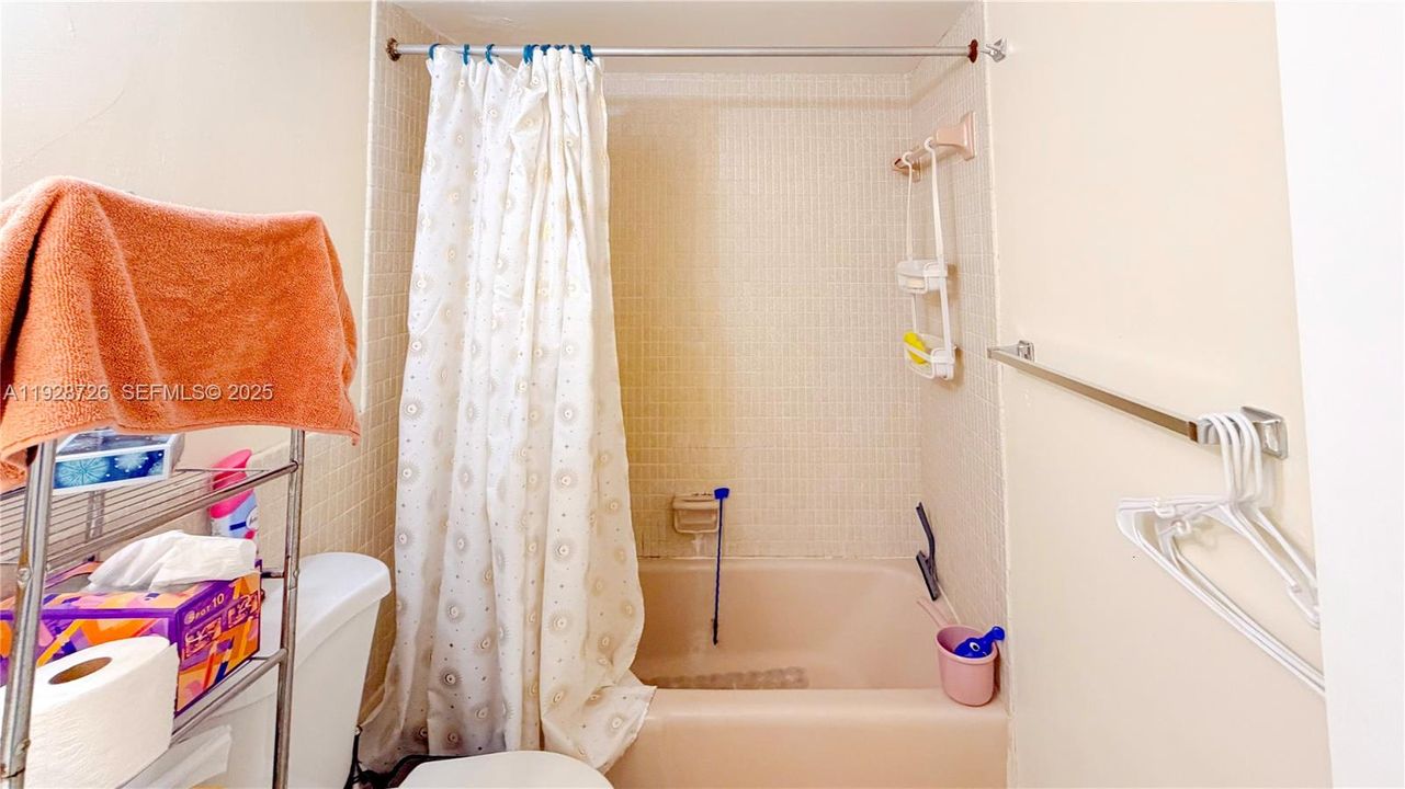 For Sale: $215,000 (2 beds, 2 baths, 1156 Square Feet)