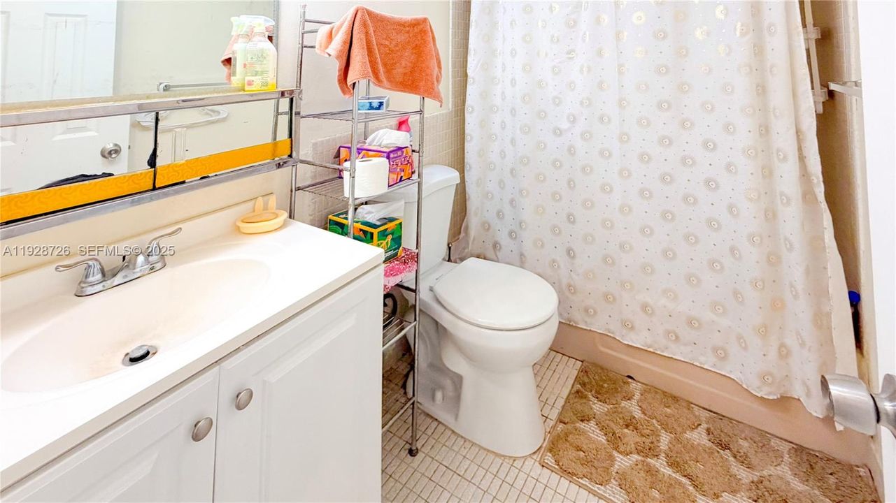 For Sale: $215,000 (2 beds, 2 baths, 1156 Square Feet)