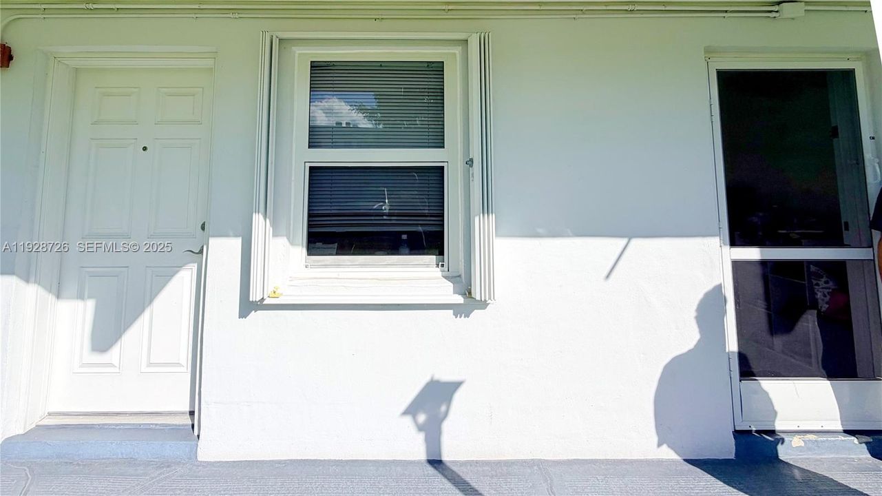 For Sale: $215,000 (2 beds, 2 baths, 1156 Square Feet)