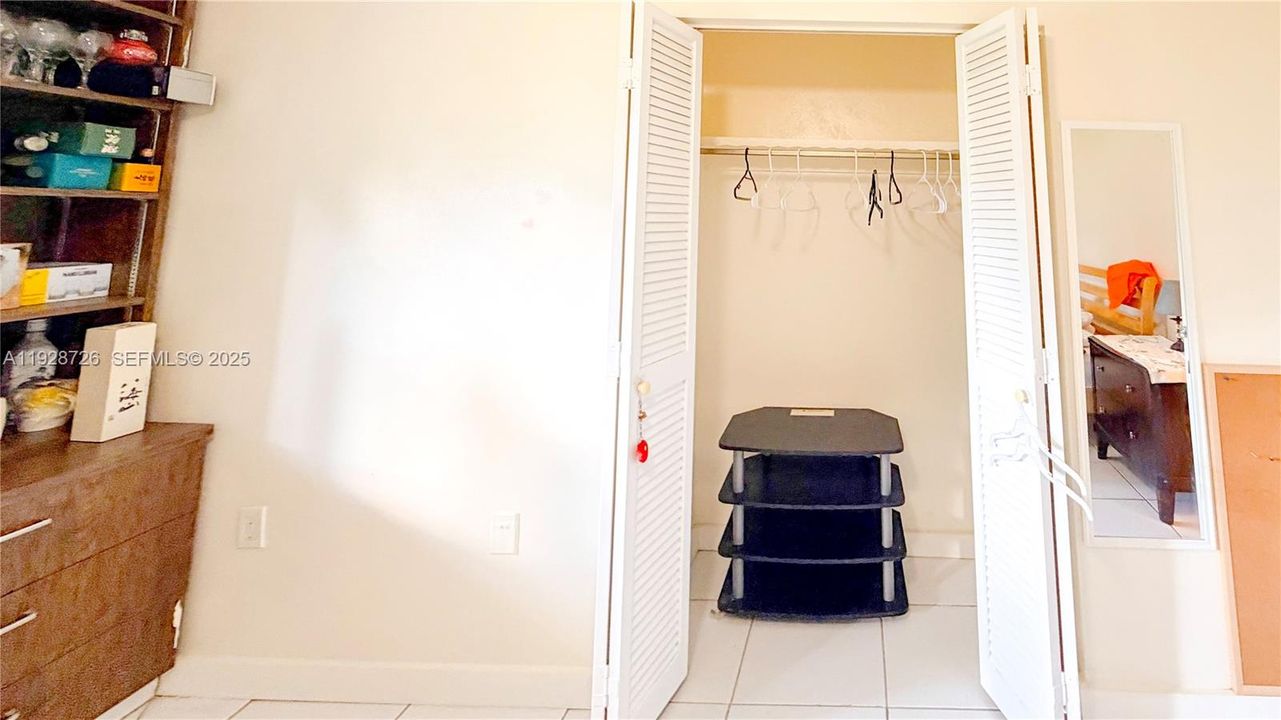 For Sale: $215,000 (2 beds, 2 baths, 1156 Square Feet)