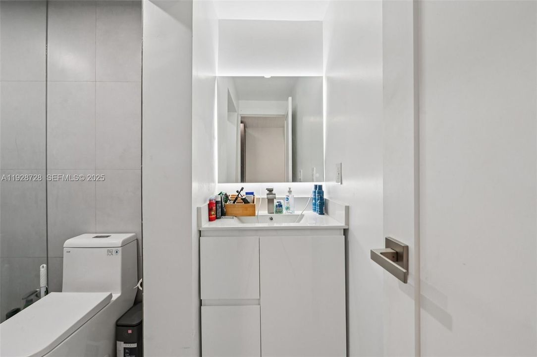 В аренду: $1,700 (1 спален, 1 ванн, 1765 Квадратных фут)