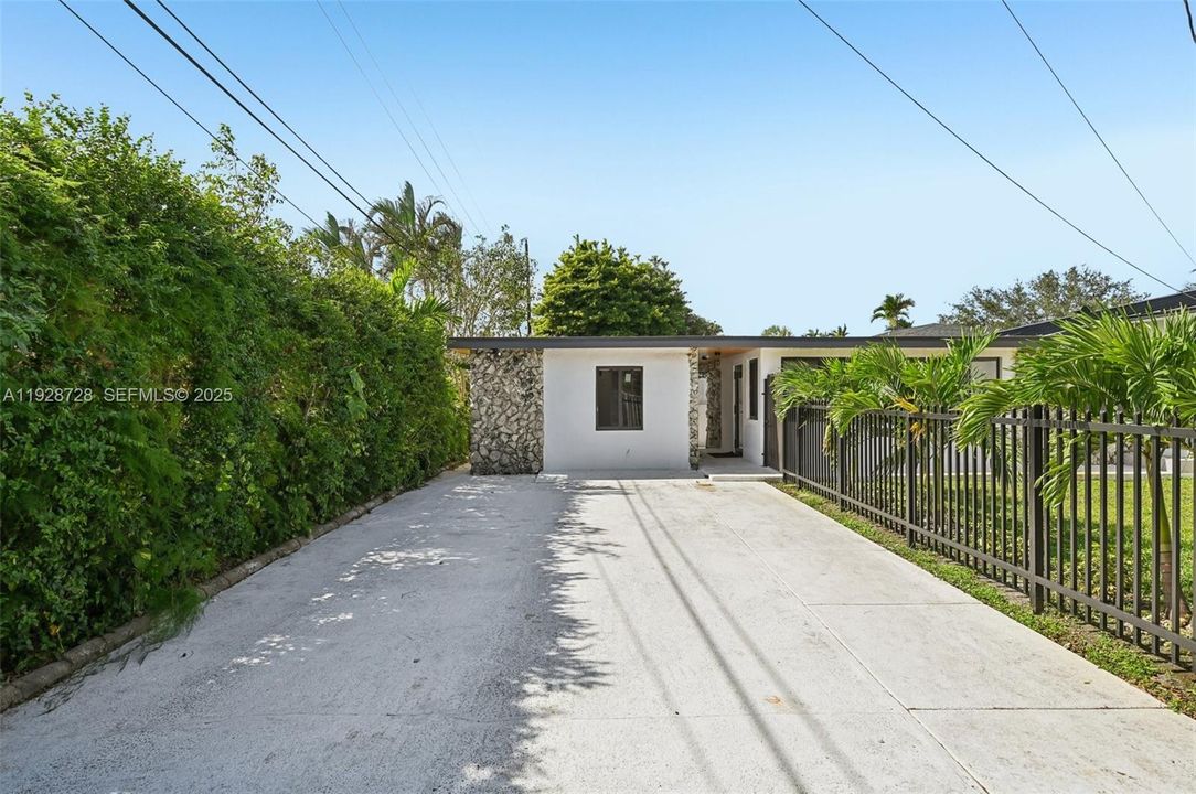 В аренду: $1,700 (1 спален, 1 ванн, 1765 Квадратных фут)