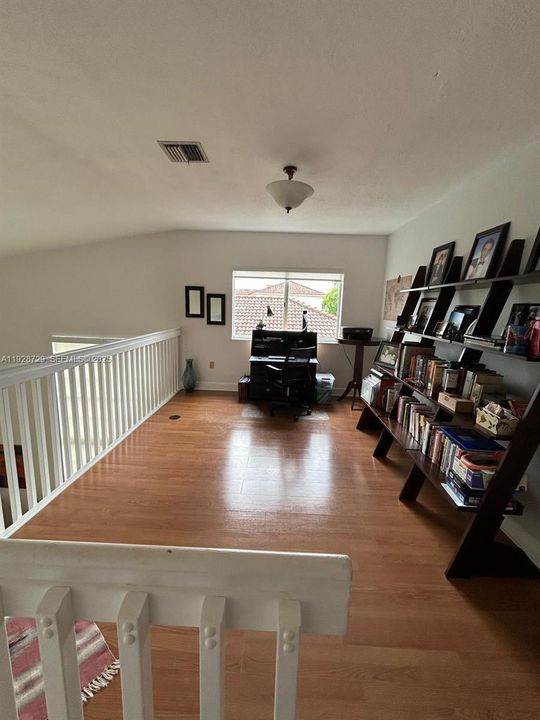 На продажу: $1,120,000 (5 спален, 3 ванн, 2569 Квадратных фут)